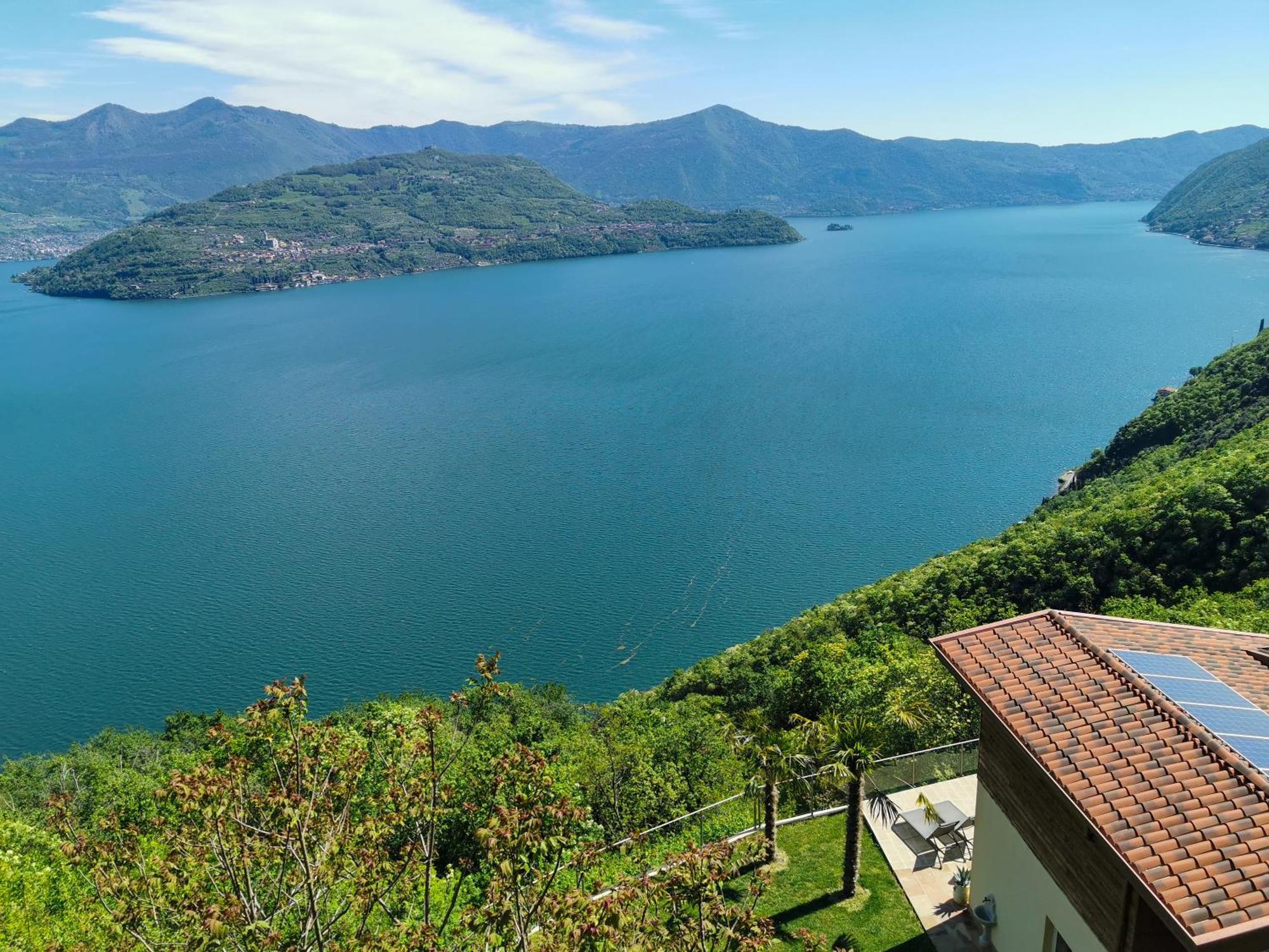 Mia Isola With Lake View, Garden And Swimming Pool Parzanica Εξωτερικό φωτογραφία
